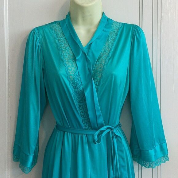 Vtg 60s/70s Gilead turquoise green nylon full length robe with lace details - Picture 2 of 9